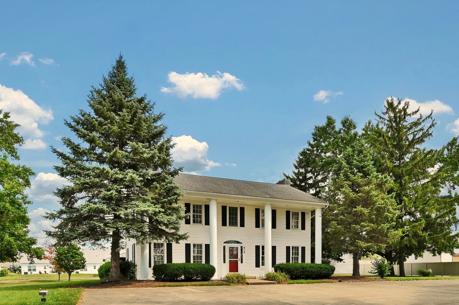 Colonial Retreat, a home BookedMore manages in LaGrange, Ohio