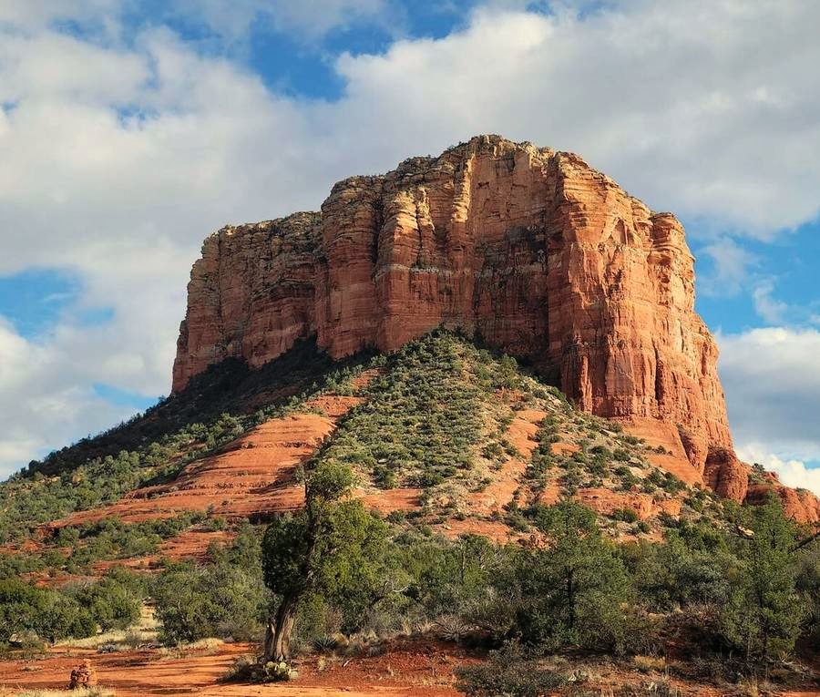 Red rock formation near Sedona Retreat, a home BookedMore co-hosts in Sedona, Arizona